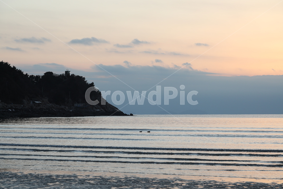 바다,바닷가,낙조,일몰,서해안,하늘,노을,해질녘,자연,풍경,구름,sunset,beach,landscape,자연,풍경,nature,landscape,promontory,곶,outdoors,옥외,land,땅,ocean,대양,water,물,sea,shoreline,해안선