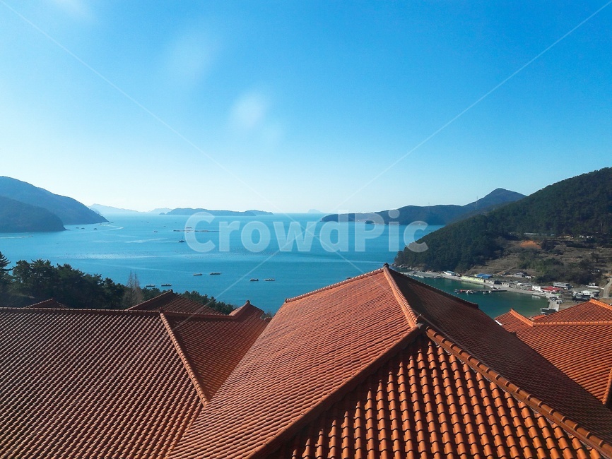 roof,지붕,tileroof,기와지붕,빨강,바다,하늘,푸른,산