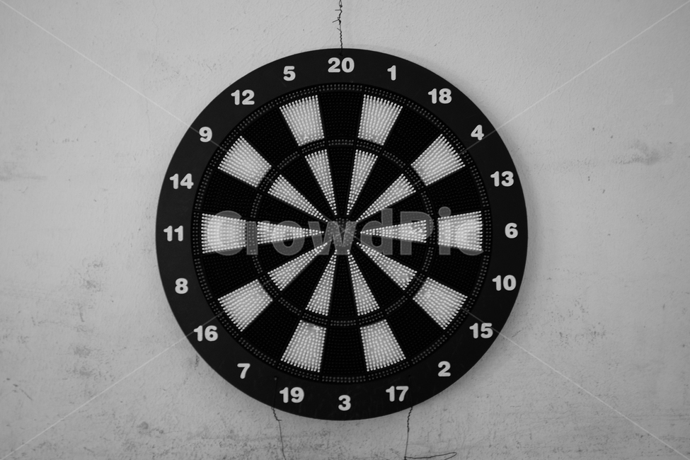 다트,dart,wall,벽,인테리어,감성,감성사진,흑백,흑백사진,게임,game,게임,오락,놀이,game,play,흑백,모노톤,monochrome,black and white,사물,물건,오브젝트,thing,object,matter