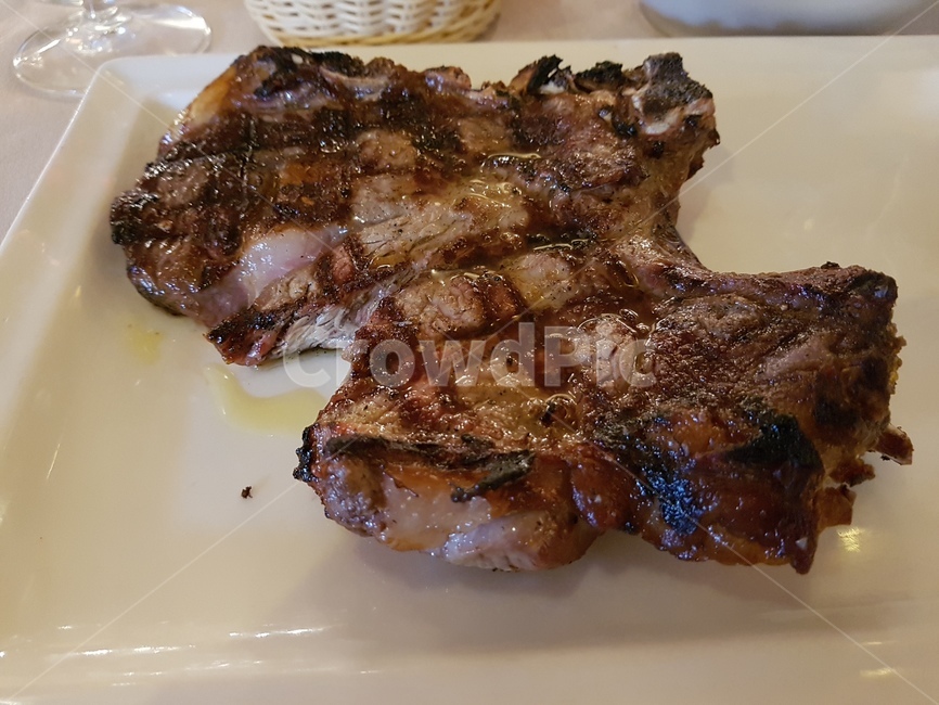 스테이크,고기,레스토랑,음식,meal,dishes,foodreserves,육류,meat,서양음식,서양요리,westernfood,westernmeal