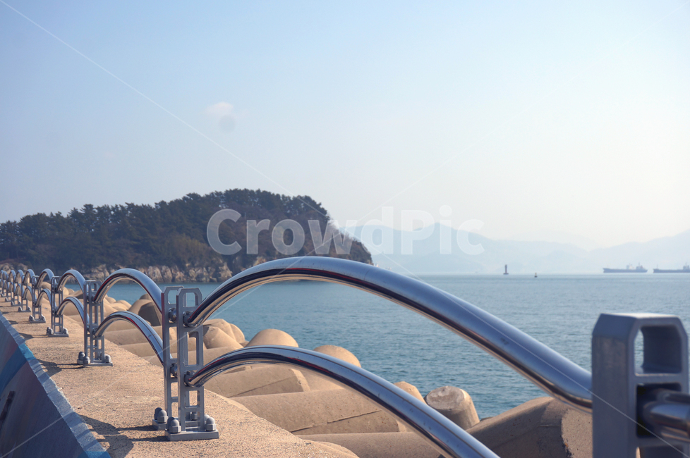 야외,공원,바다,물,섬,방파제,다리,길,자연,풍경,nature,landscape,banister,난간,handrail,railing
