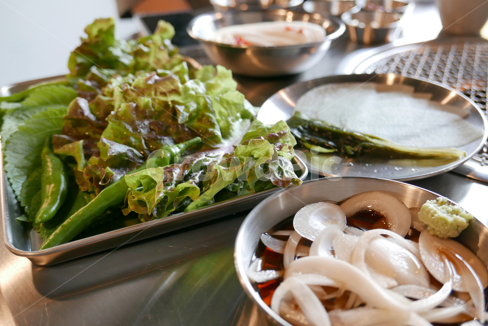 plant,식물,food,식품,상추,밑반찬,양파저림,상차림,음식,식재료,요리,food,cook,meal,dishes,food reserves
