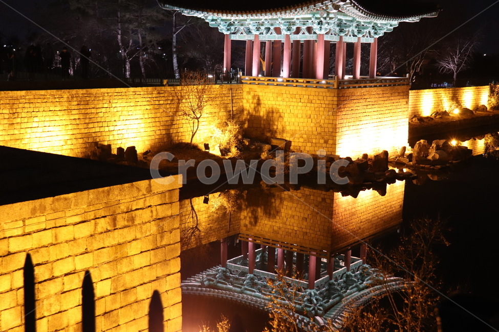 night view,palace,Hanok,Anapji Pond,Donggung Palace and Wolji Pond,night,Korean style,Gyeongju