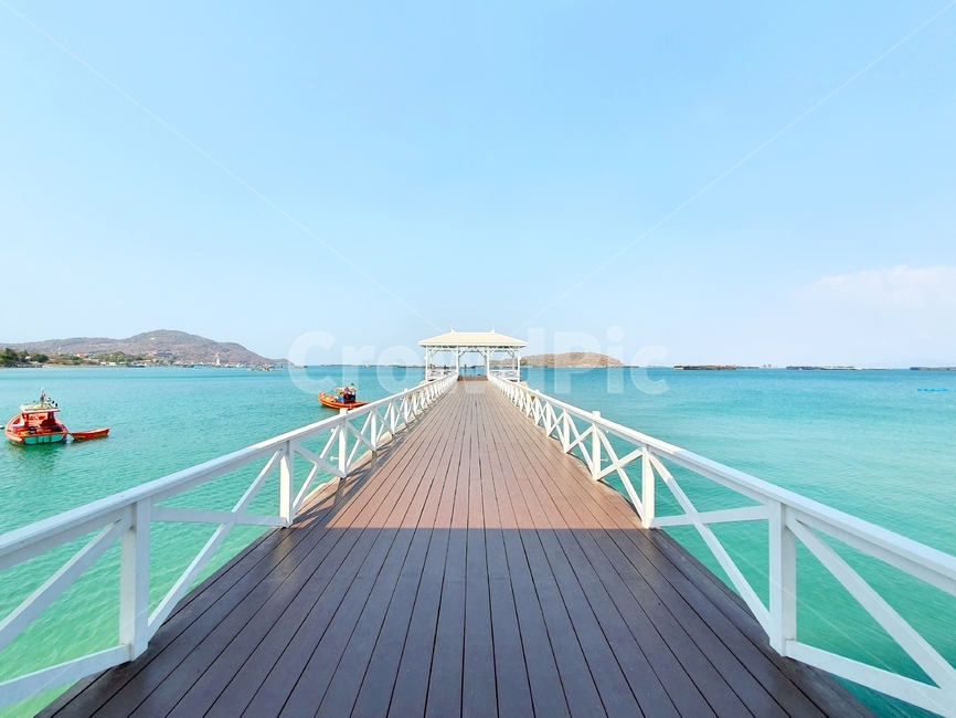 water,물,railing,난간,waterfront,워터프론트,bridge,building,건물,다리