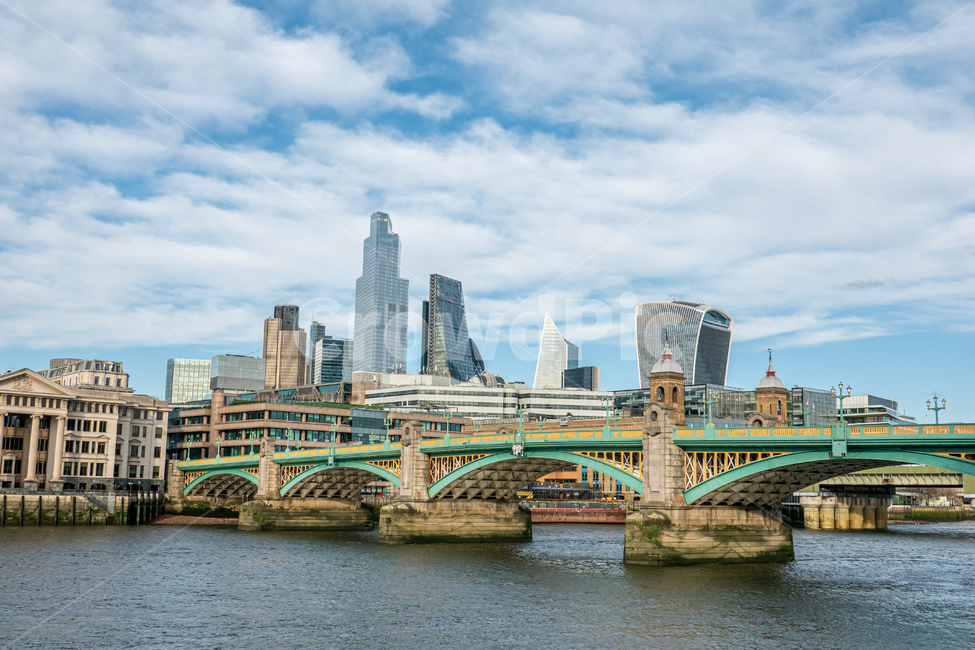 southwarkbridge,building,건물,architecture,건축물,arched,아치,아치교,archbridge,arch,다리,bridge,아치형