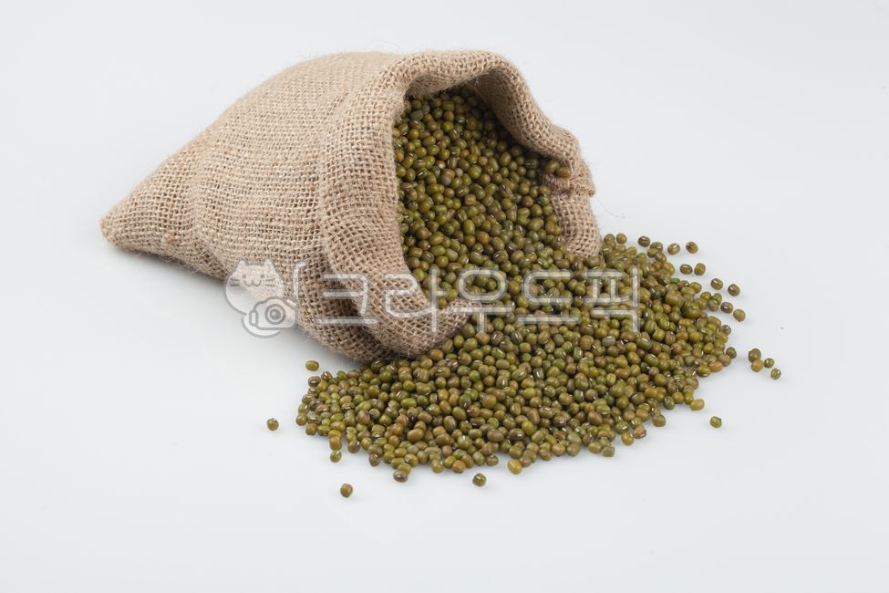 Bindaetteok,Grain,foodwind,health,pancake,multigrain,bowl,green gram,food,mungbean,plant,Spoon,mung bean pancake,spoon,grain,healthfood