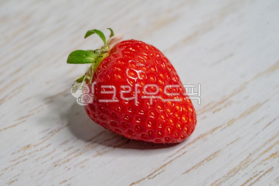 딸기,생딸기,과일,strawberry,food,음식,fruit,식물,비타민,빨강,레드,음식,식재료,요리,food,cook,meal,dishes,food reserves,과일,열매,fruit