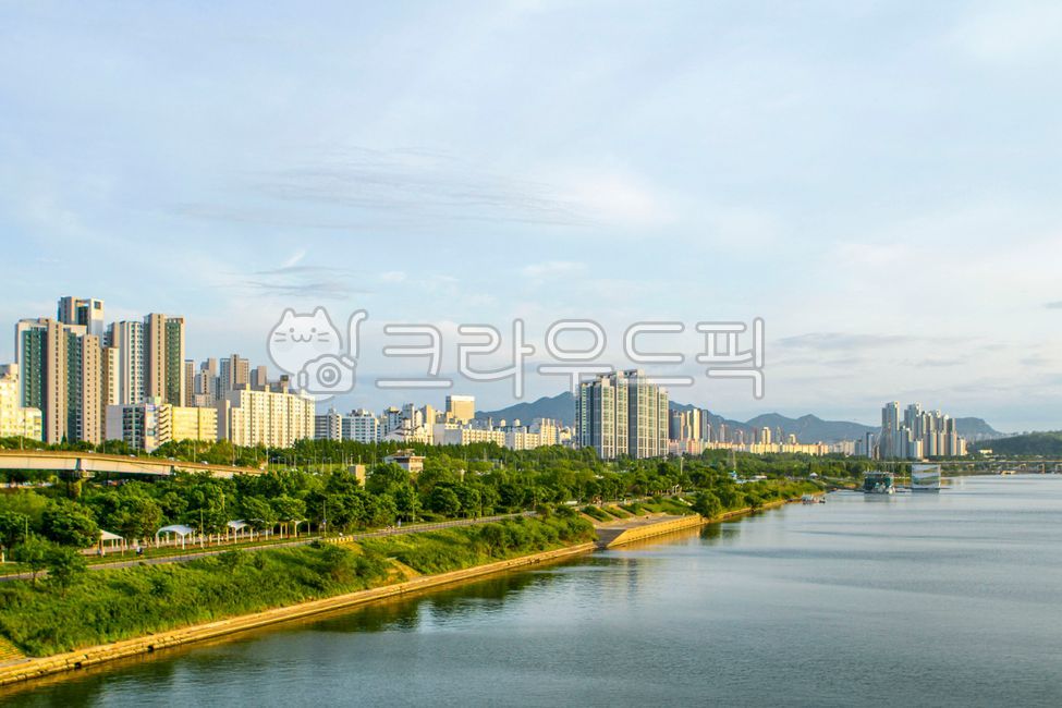Hangang Park,city,building,Han River,mountain,high rise building,park,coty,nature,metropolis,center,tree,seoul,highrise,outdoors,urban,plant