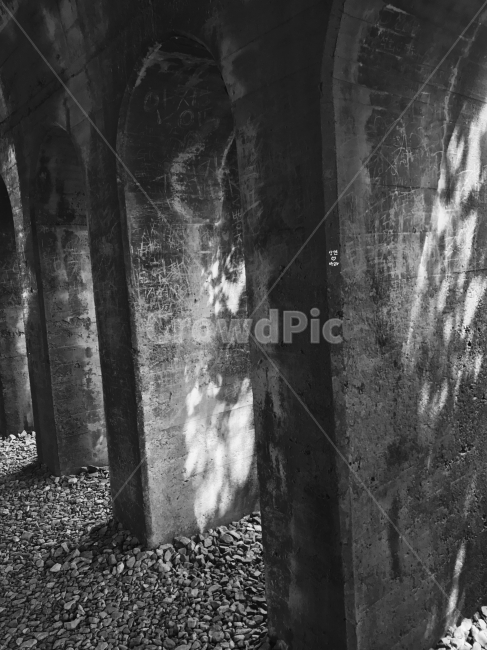부산,흑백,터널,그림자,여름,오후,흑백,모노톤,monochrome,black and white,건축물,건물외관,exterior,building,structure,architecture,construction