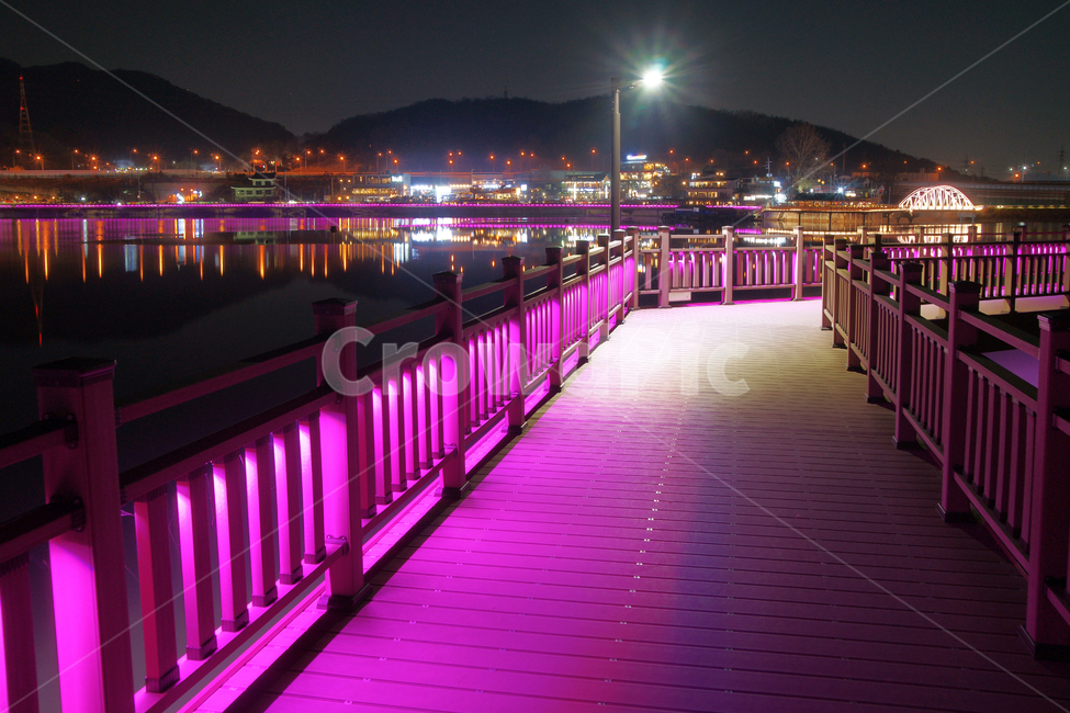 백운호수,호수,의왕,생태탐방로,탐방로,야경,조명,반영,야경,밤,풍경,nightscape,night,landscape,건축물,건물외관,exterior,building,structure,architecture,construction,railing,난간,handrail,banister