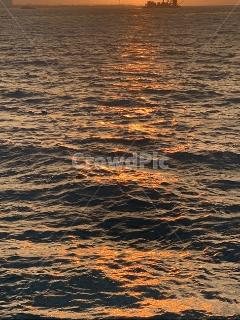 water,바다,대양,ocean,wave,파도,물결,햇빛,태양,해,물,outdoors,자연,nature,옥외,sunlight
