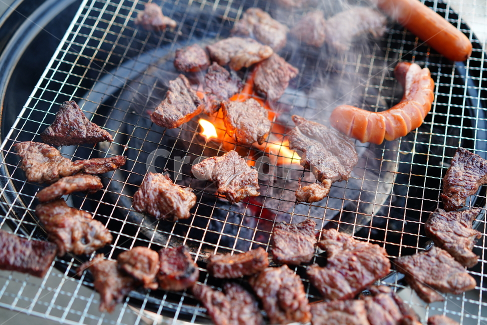 고기,소고기,캠핑장,바베큐,캠핑장바베큐,소고기바베큐,숯불구이,바베큐숯불,펜션,고기구이,소고기구이,저녁,식사,가족식사,나들이,외식,음식,식재료,요리,food,cook,meal,dishes,food reserves,육류,고기,meat