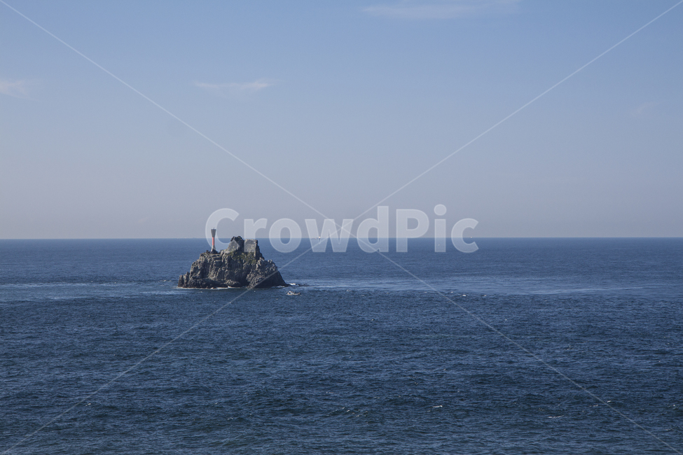 바다,섬,수평선,자연,파란색,blue,sea,ocean,island,rock,horizon,nature,자연,풍경,nature,landscape,outdoors,옥외,land,땅,대양,water,물,shoreline,해안선,coast,연안,transportation,교통,vehicle,차량,boat,보트