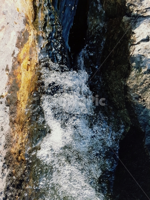 파도,틈,절벽,바다,바닷가,바닷물,돌,바위,자연,풍경,nature,landscape,outdoors,옥외,water,물