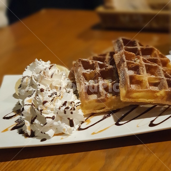 와플,waffle,디저트,dessert,cafe,카페,크림,cream,food,음식,디저트,간식,후식,dessert,snack