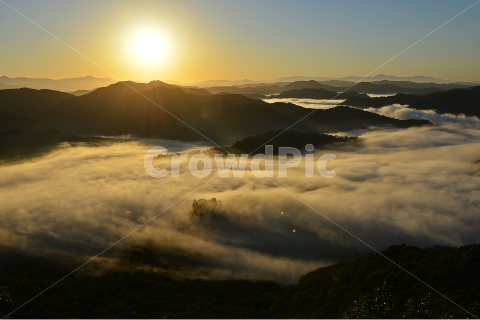 mountainrange,산맥,mountain,산,nature,자연,outdoors,옥외,weather,날씨,light,빛,flare,플레어,sunlight,햇빛,경치,경관,풍경,운해,임실,국사봉,국사봉운해,아침,여명,일출,해돋이,자연,풍경,nature,landscape