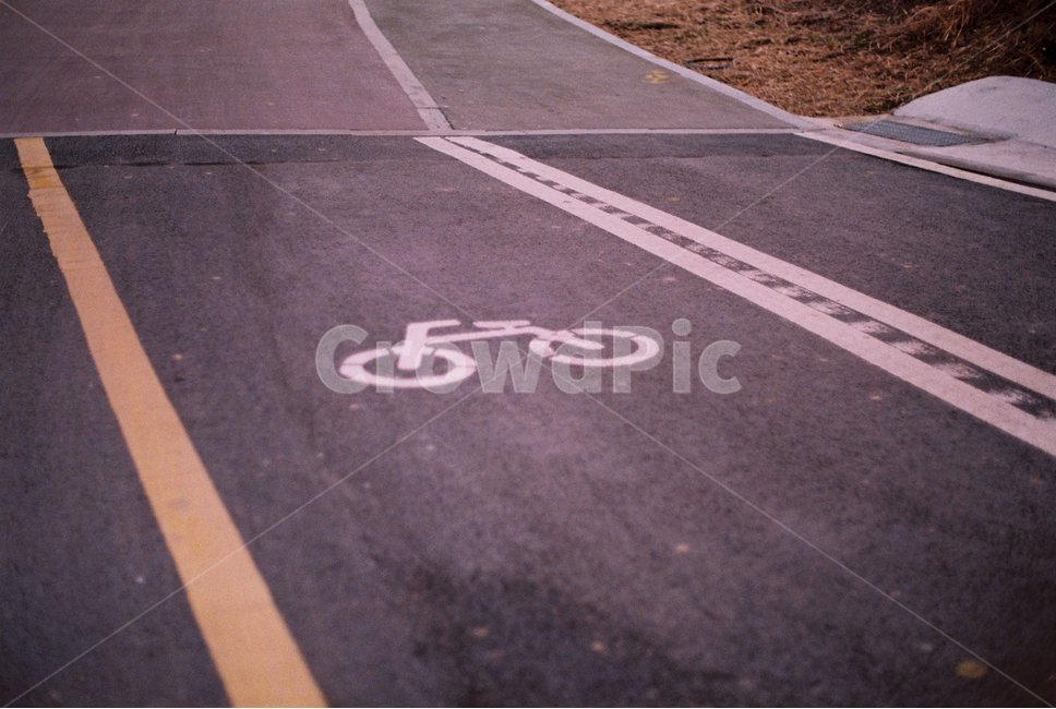 자전거,자전거도로,보도,출근길,퇴근길,bicycle,하루끝,지침,도로,내리막길,감성,sensible,feeling