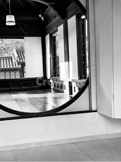 한옥,궁궐,창덕궁,흑백,flooring,floor,한국전통,한국문화,korean traditional,korean culture,흑백,모노톤,monochrome,black and white,건축물,건물외관,exterior,building,structure,architecture,construction
