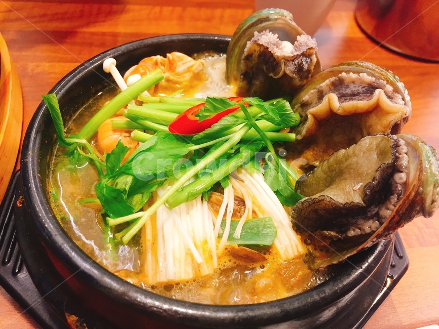 해산물,뚝배기,전복,싱싱함,제주도,음식,식재료,요리,food,cook,meal,dishes,food reserves,수산물,해산물,fishery products,seafood,한식,한국음식,한국요리,korean food,korean dishes,korean meal,korean cook