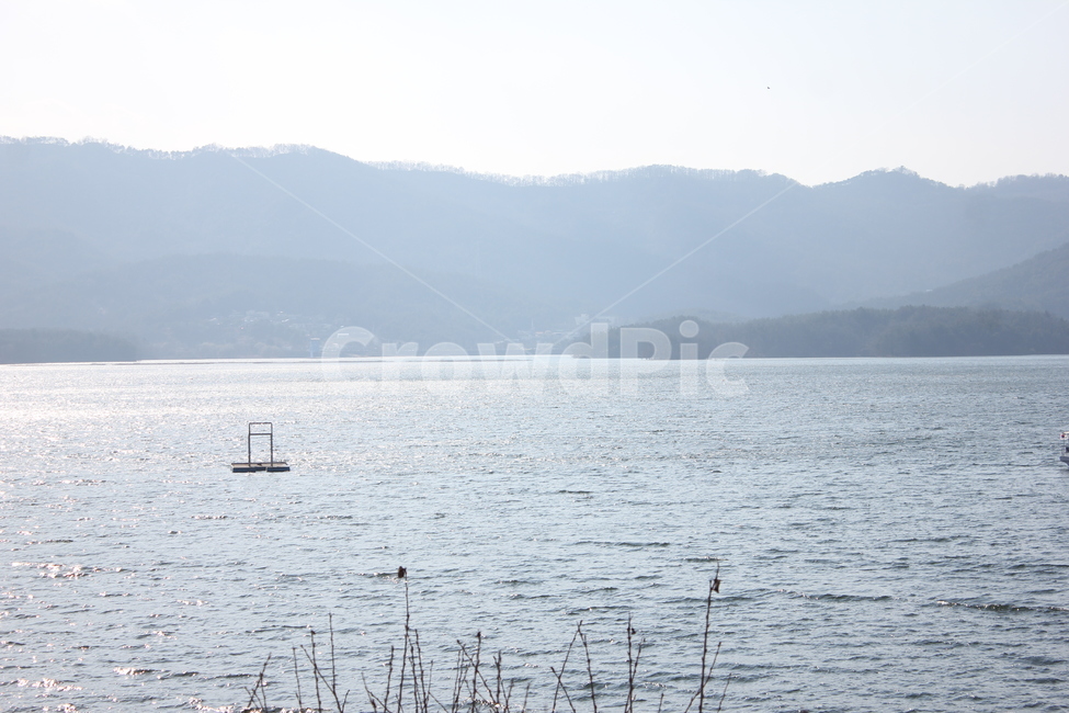호수,대청호,물,산,강,조용한,쓸쓸한,오후,낚시,물가,홀로,lake,water,mountain,자연,풍경,nature,landscape