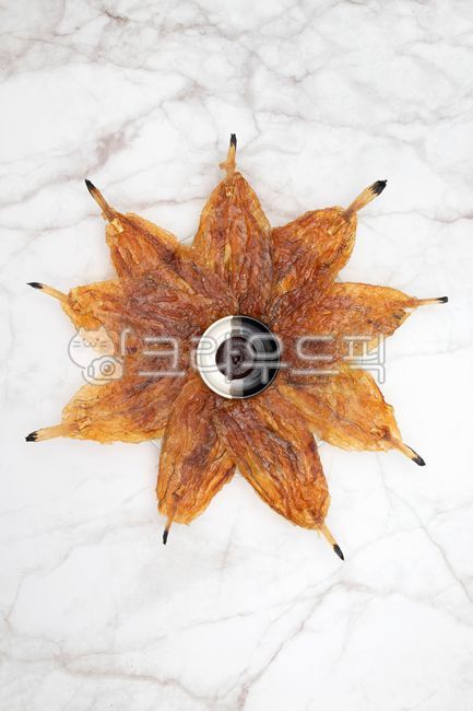 marble,Drink snacks,snack,plate,monkfish,chili pepper paste,table,food,dried fish