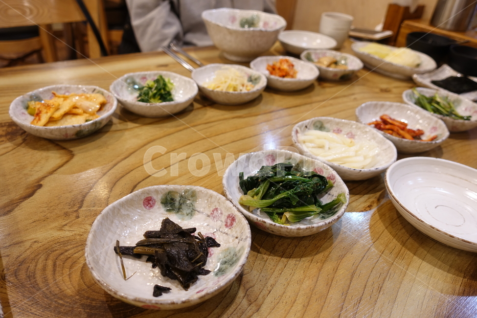 정갈한,반찬,한식,나물,식탁,그릇,음식,식재료,요리,food,cook,meal,dishes,food reserves,한식,한국음식,한국요리,korean food,korean dishes,korean meal,korean cook
