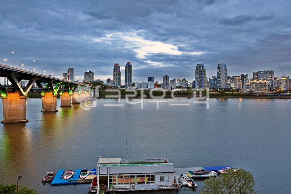 night view,Han River Bridge,Cheongdam Bridge,city night view,Han River night view,Han River