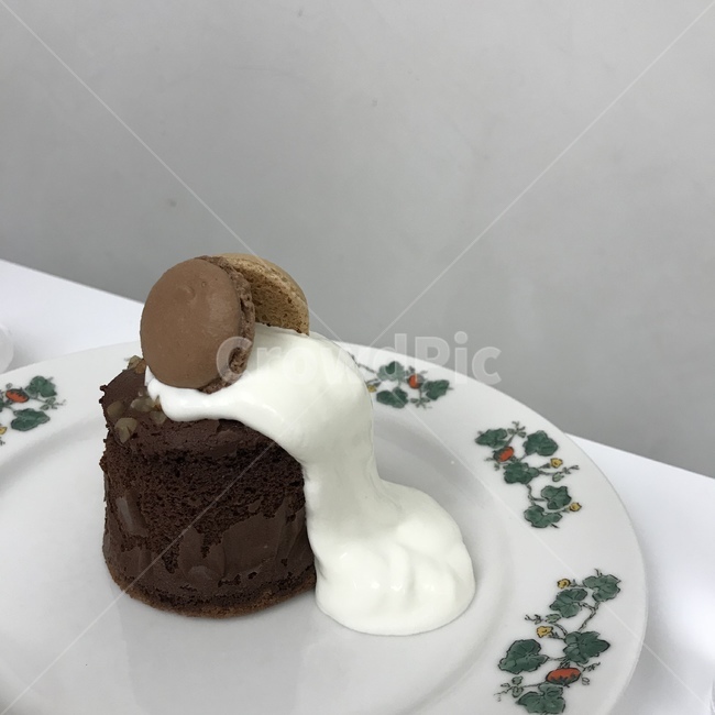 마카롱,크림,케잌,디저트,흰접시,dessert,머핀,후식,음식,컵케잌,케이크,음식,식재료,요리,food,cook,meal,dishes,food reserves,디저트,간식,후식,dessert,snack