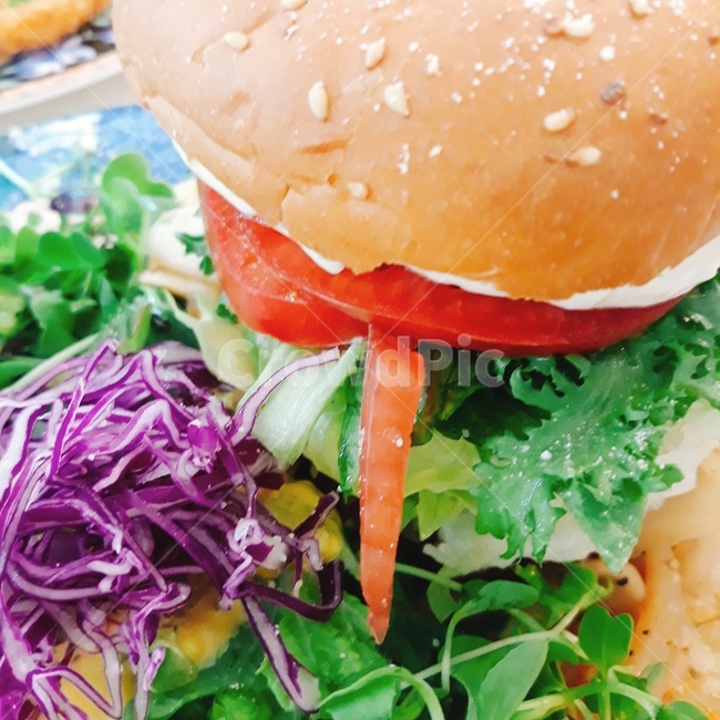 햄버거,해쉬브라운,샐러드,수제햄버거,음식,양식,food,근접샷