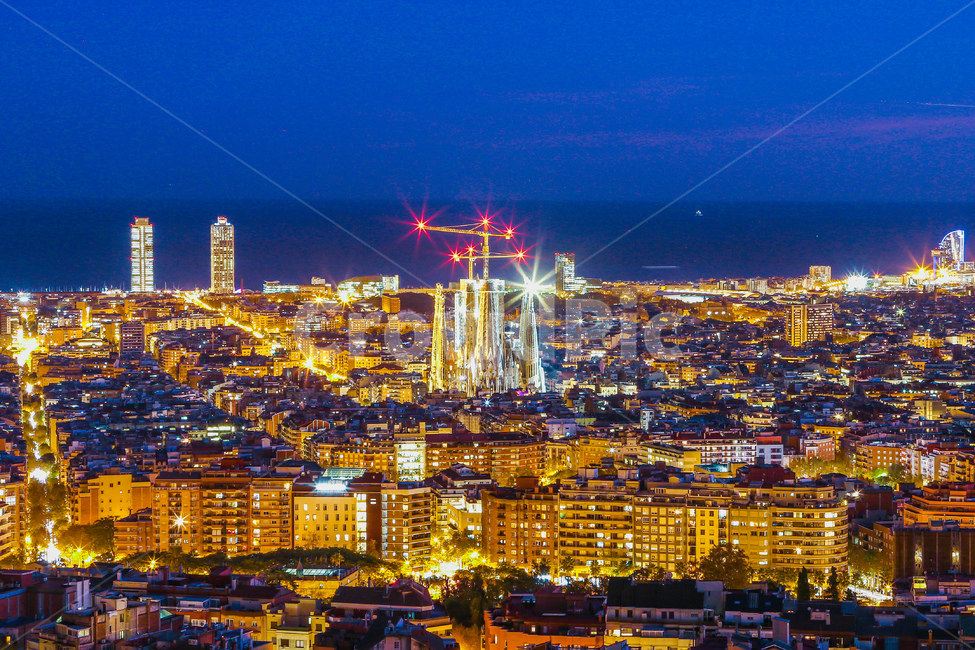 스페인,바르셀로나,가우디,야경,더벙커,urban,night,성당,building,시티,town,건물,야경,밤,풍경,nightscape,night,landscape