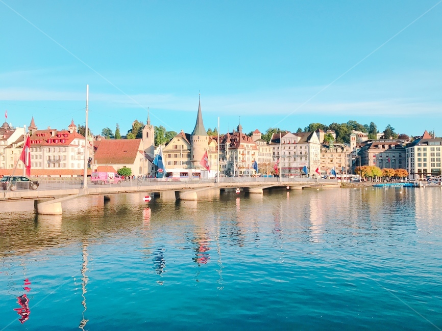water,물,waterfront,dock,port,다리,건축물,스위스,루체른,호수,마을,swiss,건축,풍경,유럽,유럽여행,여행,관광,여행지
