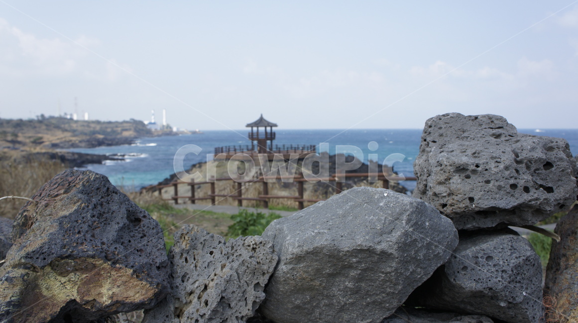 돌담,현무암,정자,바다,제주도,제주,자연,풍경,jeju,jejuisland,stonewall,pavilion,landscape,sea,sky,하늘,자연,풍경,nature,landscape,제주도,jeju,jeju island,promontory,곶
