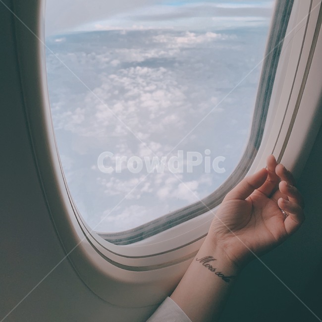 비행기,감성,타투,문신,손,손목,구름,하늘,여행,휴가,traveling,vacation,trip,감성,sensible,feeling