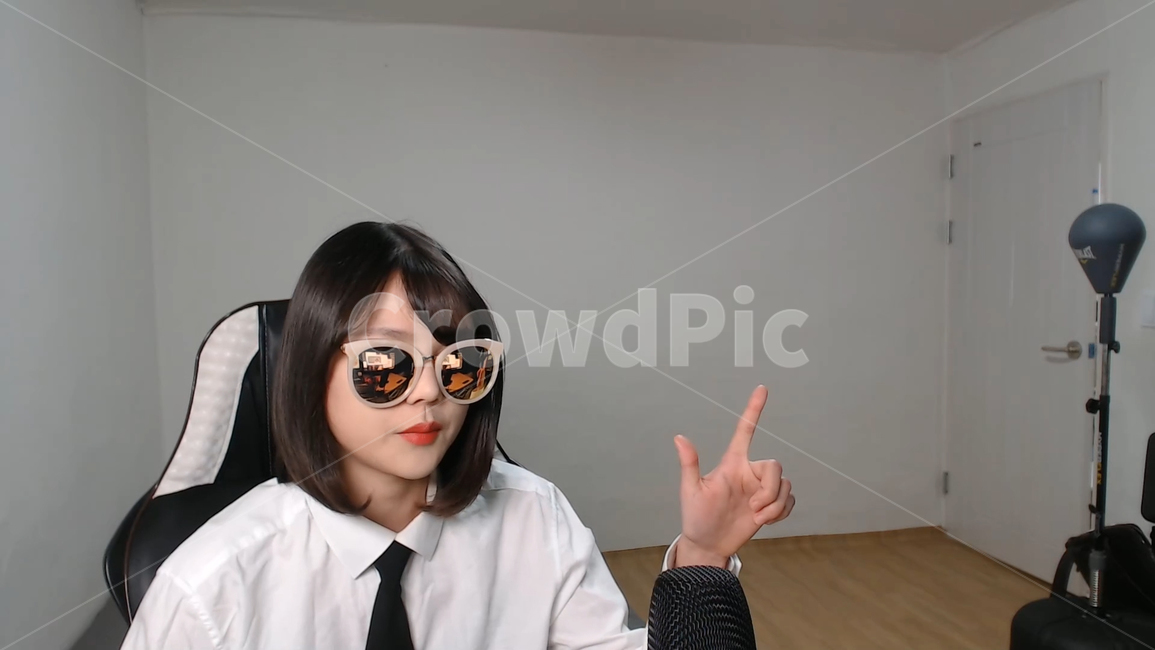 유투브,썸네일,손가락,사람,선글라스,크리에이터,개인방송,youtube,영상촬영,개인영상,여자,여성,가르치는,교육