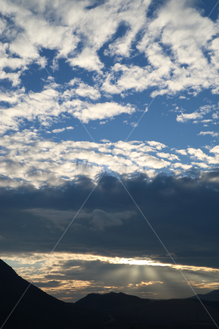 하늘,산,구름,해질녘,햇빛,선샤인,노을,양떼구름,sunshine,cloud,sky,풍경,자연,풍경,nature,landscape,outdoors,옥외,weather,날씨