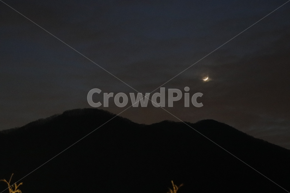 야경,달,풍경,자연,moon,sky,구름,nature,밤,night,하늘,자연,풍경,nature,landscape,야경,밤,nightscape,night,outdoors,옥외