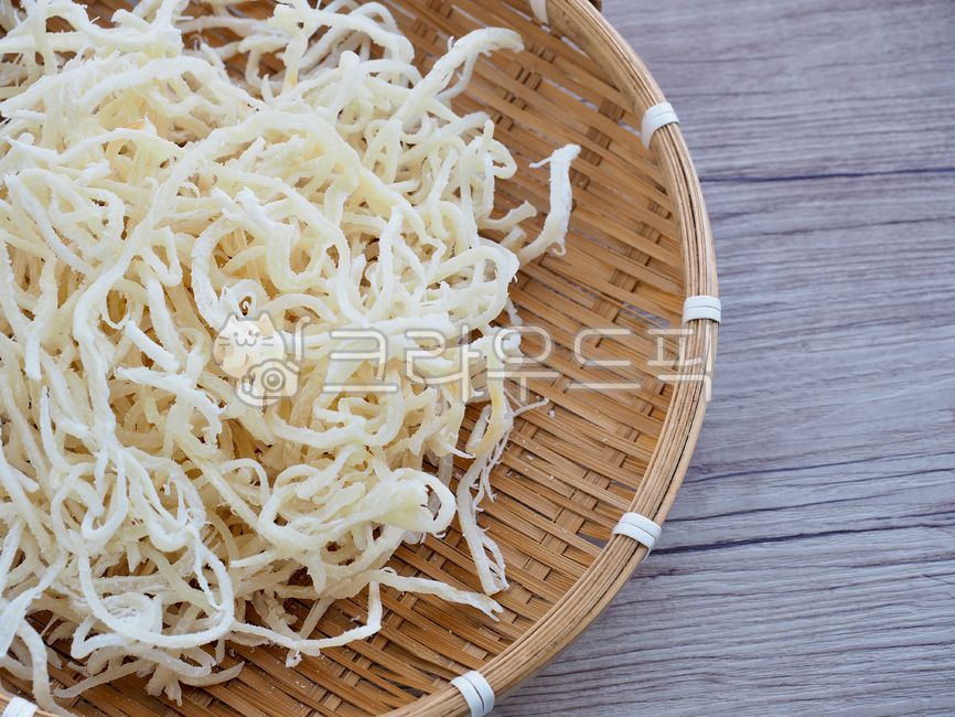 오징어,오징어채,음식,요리재료,가공식품,배경,건어물,마른오징어,간식,반찬,squid,food,cookingingredients,processedfood,background,driedfish,driedsquid,snack,sidedish