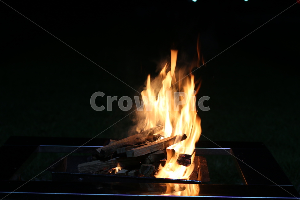 캠핑,캠핑장,모닥불,장작,불,야외,장작불,불멍,camping,fire,불꽃