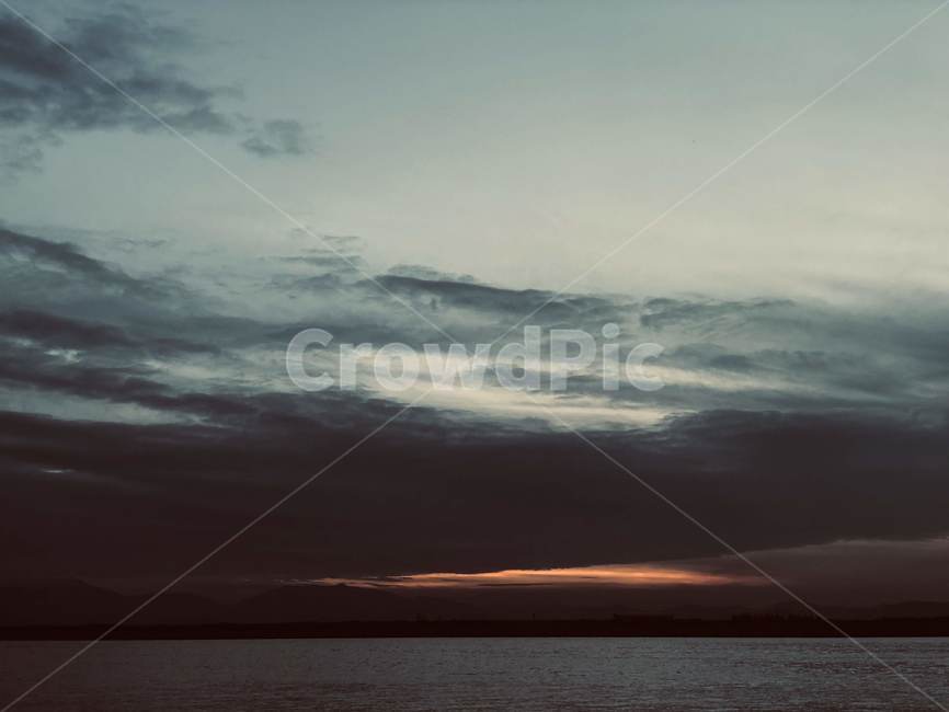 해질녘,저녁,푸른하늘,강,풍경,landscape,nature,그림자,shadow,sunset,night,blue,sense,sensible,감성,감성사진,하늘,구름,sky,clouds