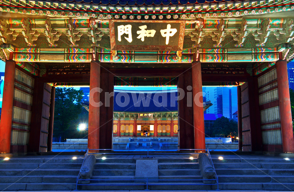 중화전,덕수궁,고종,대한제국,덕수궁정전,보물제819호,야경,밤,풍경,nightscape,night,landscape,한국전통,한국문화,korean traditional,korean culture,랜드마크,landmark,tourist attraction,한국랜드마크,한국관광지,한국명소,korea landmark,korea tourist attraction,건축물,건물외관,exterior,building,structure,architecture,construction,handrail,난간,banister,건물