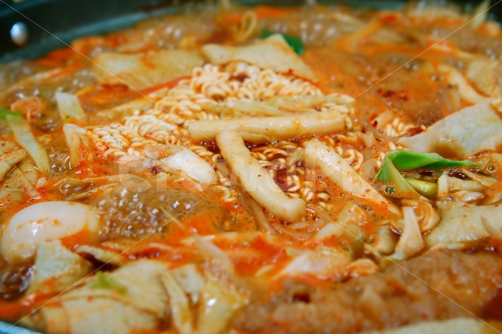 떡볶이,즉석떡볶이,신당동,신당동떡볶이,사리,라면,라면사리,계란,삶은계란,음식,오뎅,분식,분식류,음식,식재료,요리,food,cook,meal,dishes,food reserves,한식,한국음식,한국요리,korean food,korean dishes,korean meal,korean cook