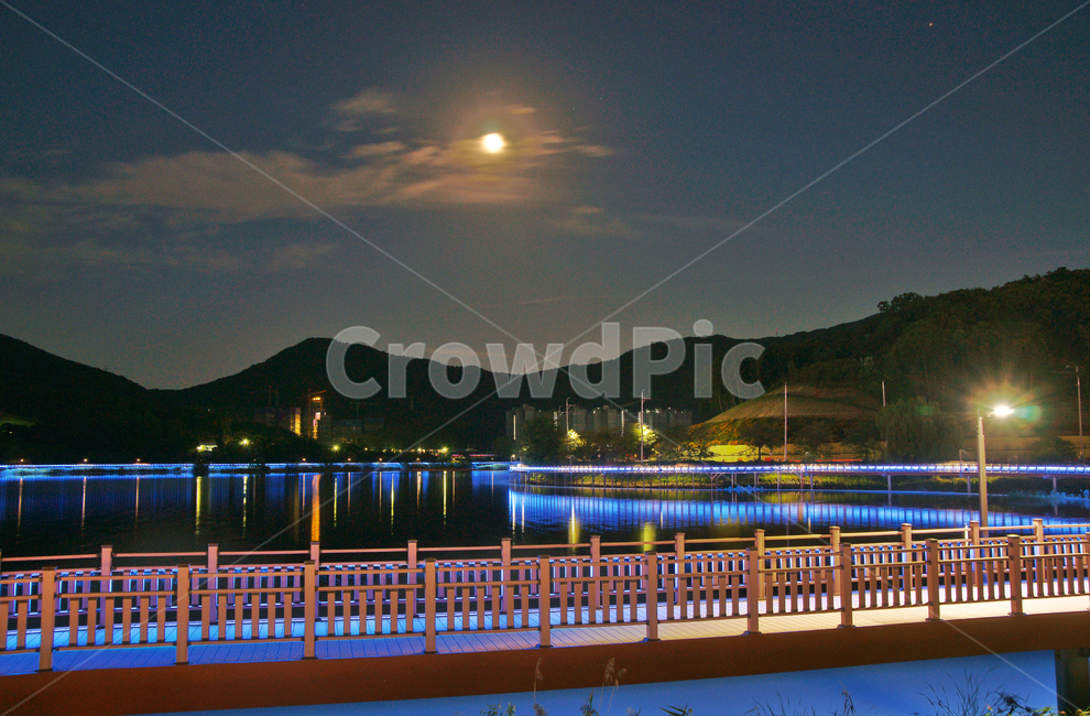 백운호수,의왕,호수,생태탐방로,야경,조명,반영,산책로,야경,밤,풍경,nightscape,night,landscape,건축물,건물외관,exterior,building,structure,architecture,construction,banister,난간,handrail,railing