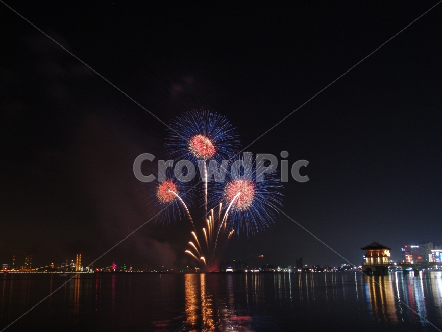 포항국제불빛축제,불꽃,빛,바다,축제,여름,포항,영일대해수욕장,꽃,장노출,여행,불빛,pohang,lightfestival,festival,beach,travel,summer,야경,밤,풍경,nightscape,night,landscape,도시,city,한국도시풍경,한국도시경관,korea cityscape,축제,행사,festival,carnival,event,nature,자연,outdoors,옥외