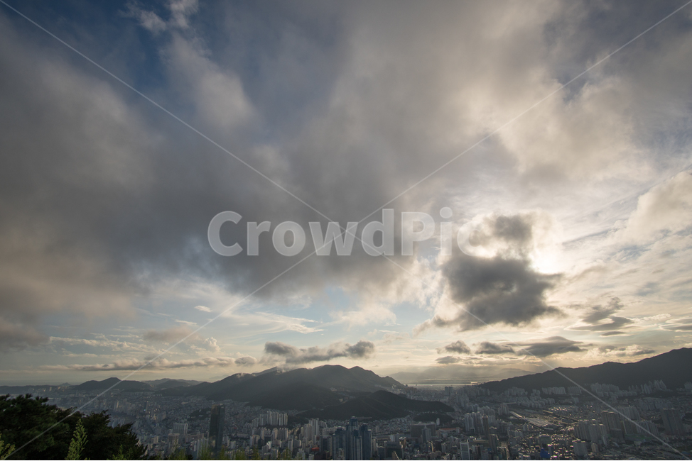 하늘,구름,산,도시,일몰,도시,풍경,city,landscape,weather,날씨,nature,자연,outdoors,옥외,cloud,cumulus,적운,sky