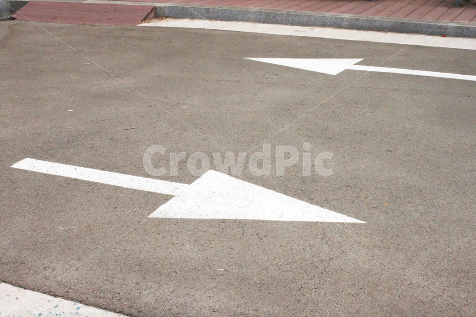 화살표,길,도로,표시,방향,arrow,road,street,way,direction