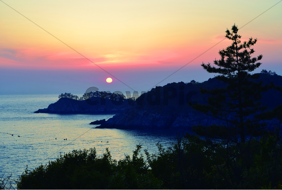 노을,태양,하늘,바다,섬,자연,풍경,nature,landscape,한국자연풍경,한국자연경관,korea nature landscape,outdoors,옥외,red sky,붉은 하늘,sky,sunset,일몰,dawn,새벽,dusk,황혼,land,땅