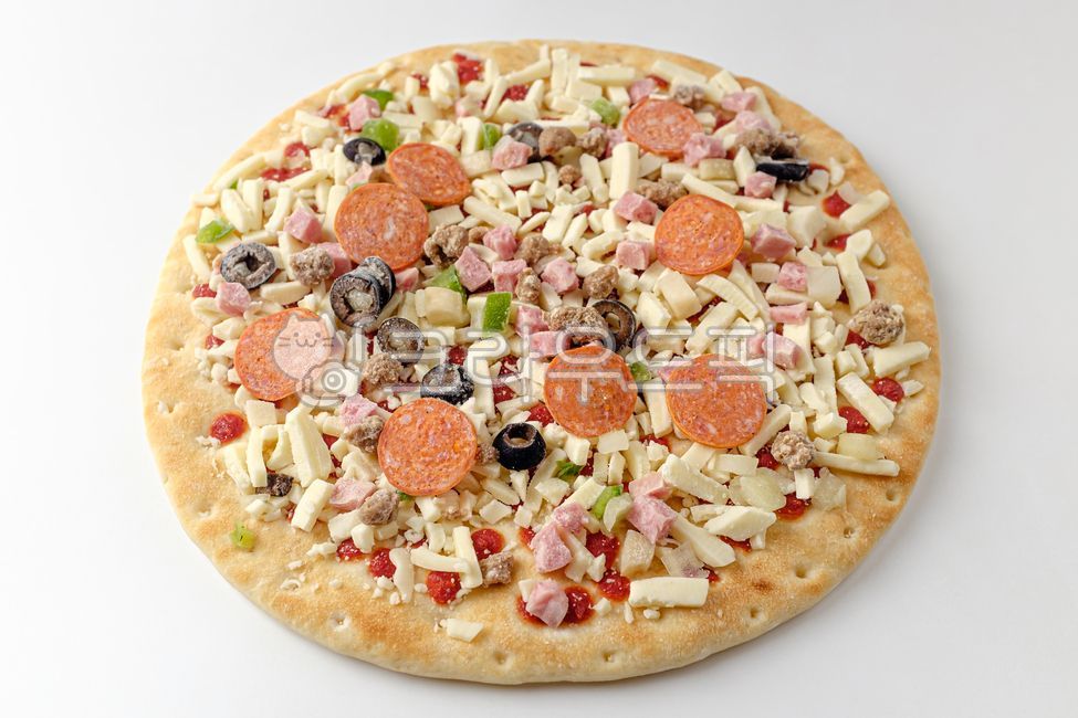 close up,Easy,ingredient,frozen pizza,Instant,frozen,convenience food,cold,sauce,food,cheese,meal,pizza,flour,grocery,Food Ingredients,ingredients,topping