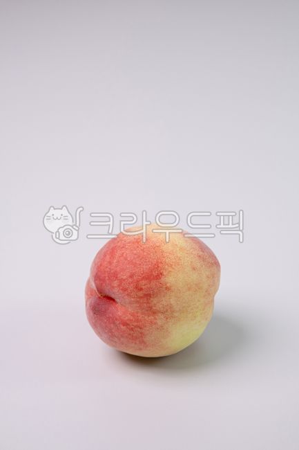 white peach,Fruit,fruit,peach,ingredients,fresh food,ecliptic peach,food