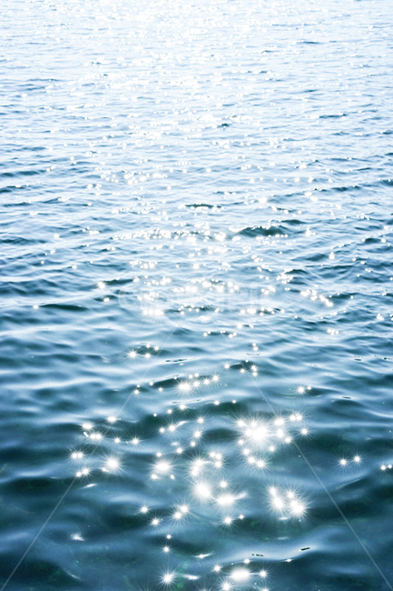 윤슬,바닷가,바다,물결,물살,햇빛,빛,반짝임,wave,sea,파란,블루,수심,바닷물,서해바다,자연,풍경,nature,landscape,감성,sensible,feeling,water,물,outdoors,옥외
