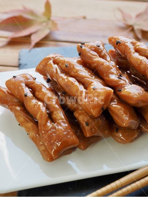 약과,한국음식,식품,한식,한국문화,음식,한국,배경,음식문화,웰빙,문화,아시아,아시아음식,접시,전통,설날,추석,젓가락,추석음식,설날음식,명절,명절음식,한국과자,전통과자,과자,한과,한국전통과자,쌀과자,간식,후식,스낵,단풍잎,한국전통,한국문화,korean traditional,korean culture,음식,식재료,요리,food,cook,meal,dishes,food reserves,한식,한국음식,한국요리,korean food,korean dishes,korean meal,korean cook,디저트,간식,후식,dessert,snack